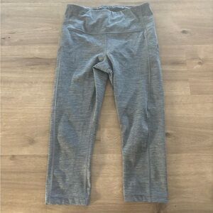 Petite small Athleta the ultimate stash capri gray athletic bottoms